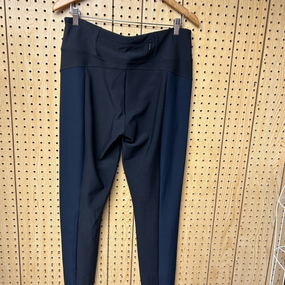 Athleta Stellar Crop Pan - Picture 3 of 6